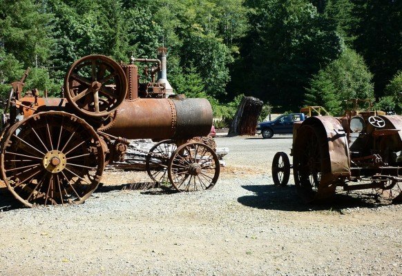 farm-equipment-195531_1280